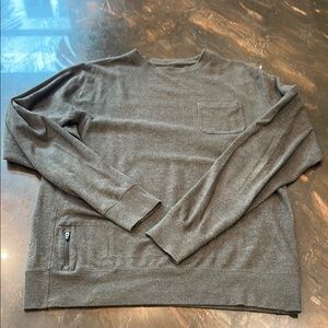 Vuori - Men's Gray Sweater